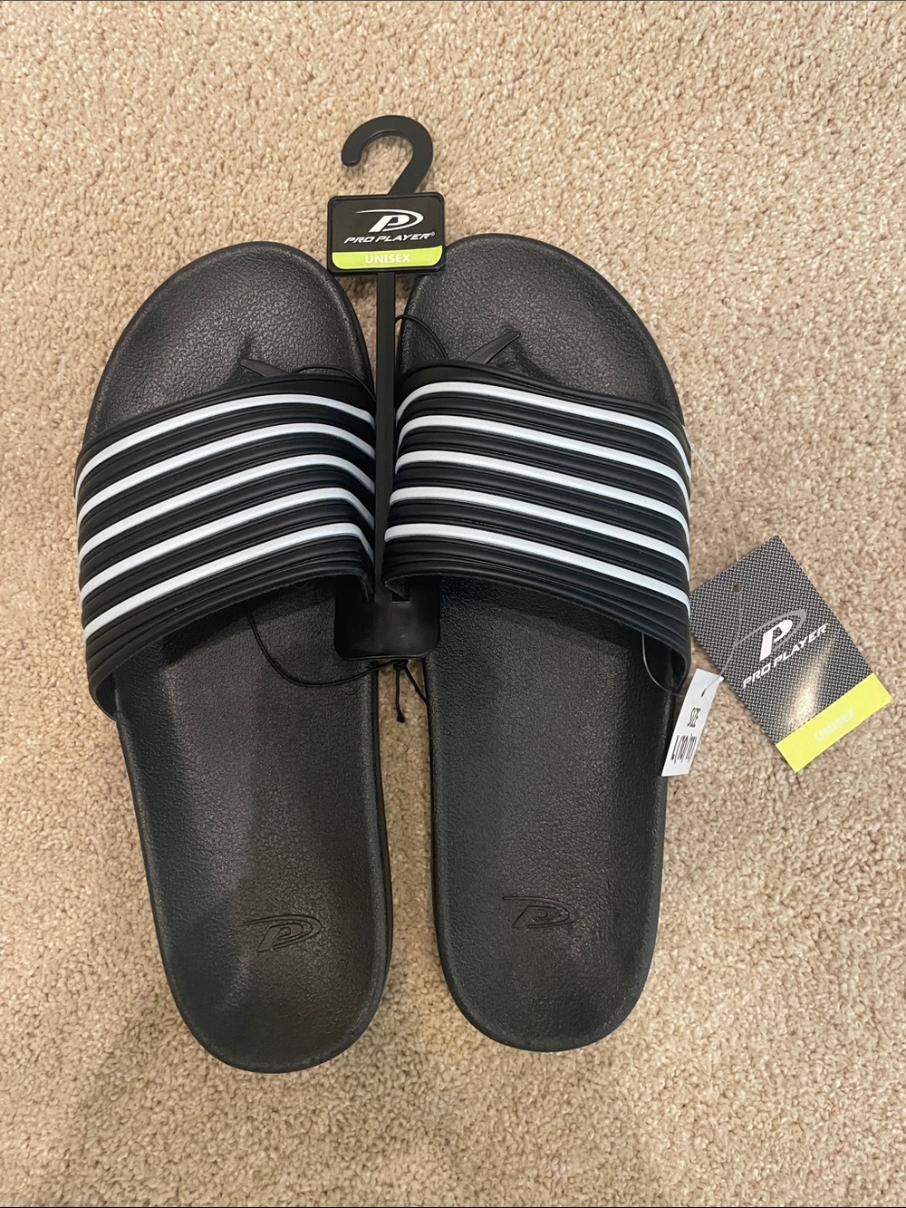 NWT Pro Player black and white slides, unisex 10/11